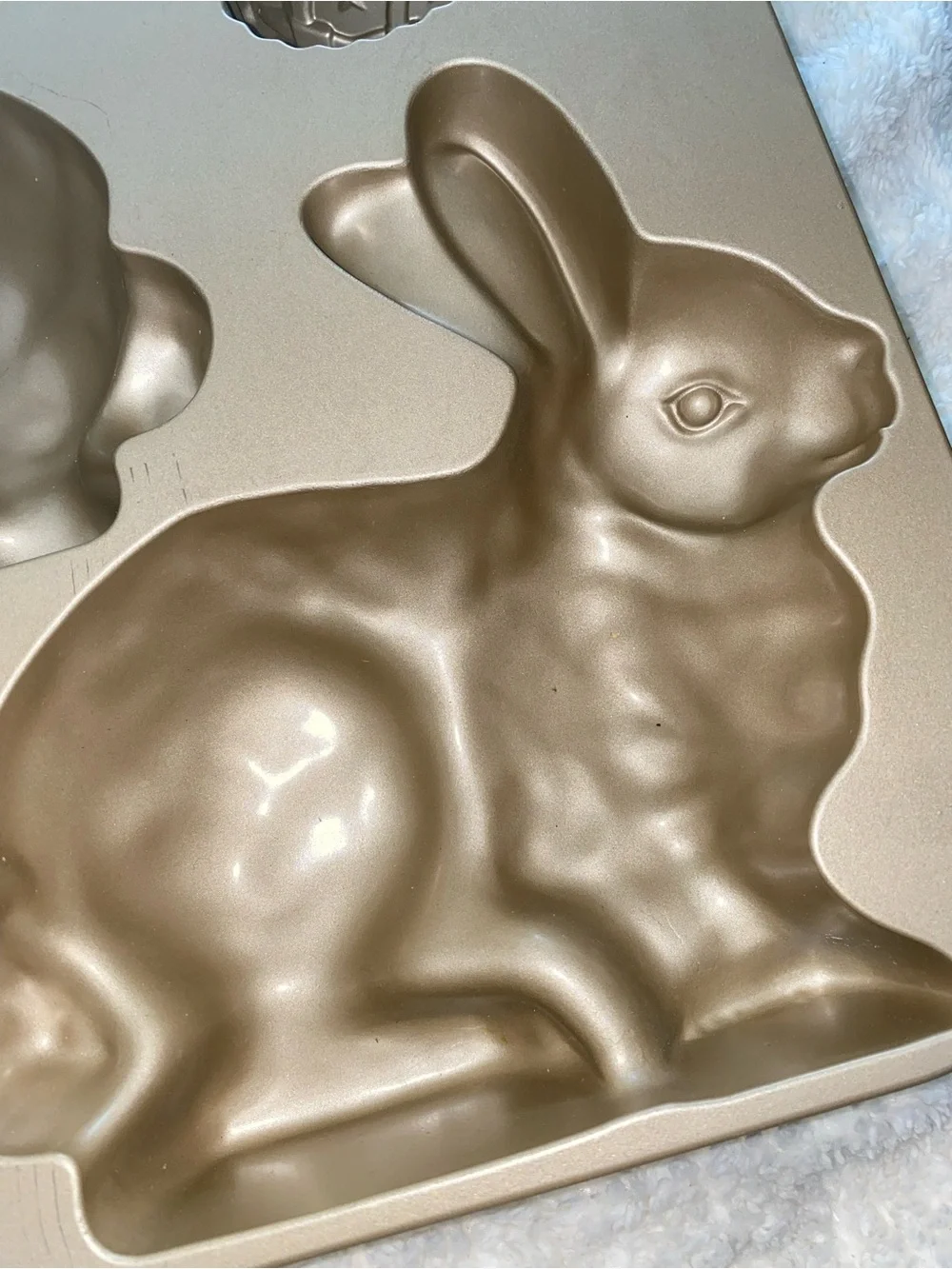 Nordic Ware Bunny Cake Pan Easter Rabbit Egg Mold 9.5 Cup USA